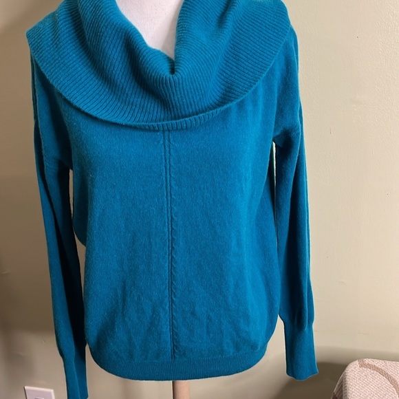 Sundance cashmere Teal Women's Sweater - Picture 1 of 10